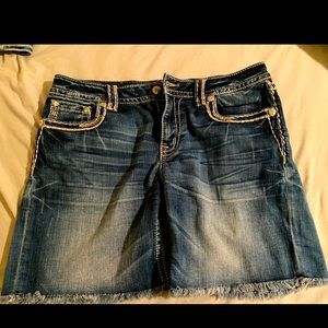 Miss Me Standard mid-short size 31